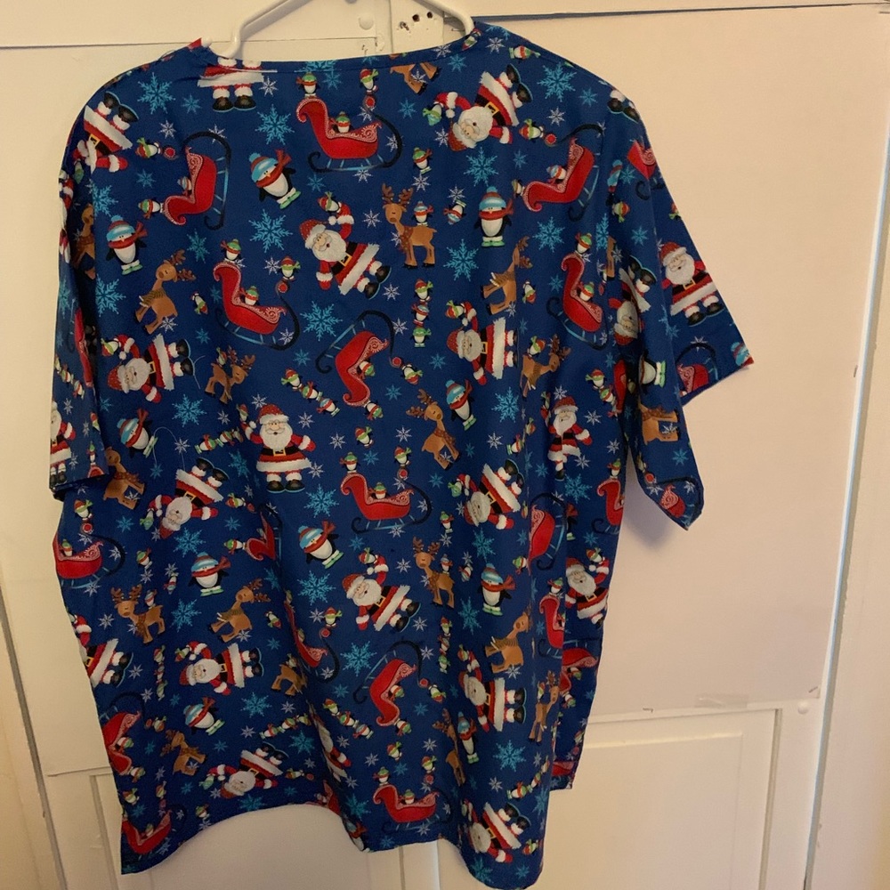 Xlarge used Christmas scrub top